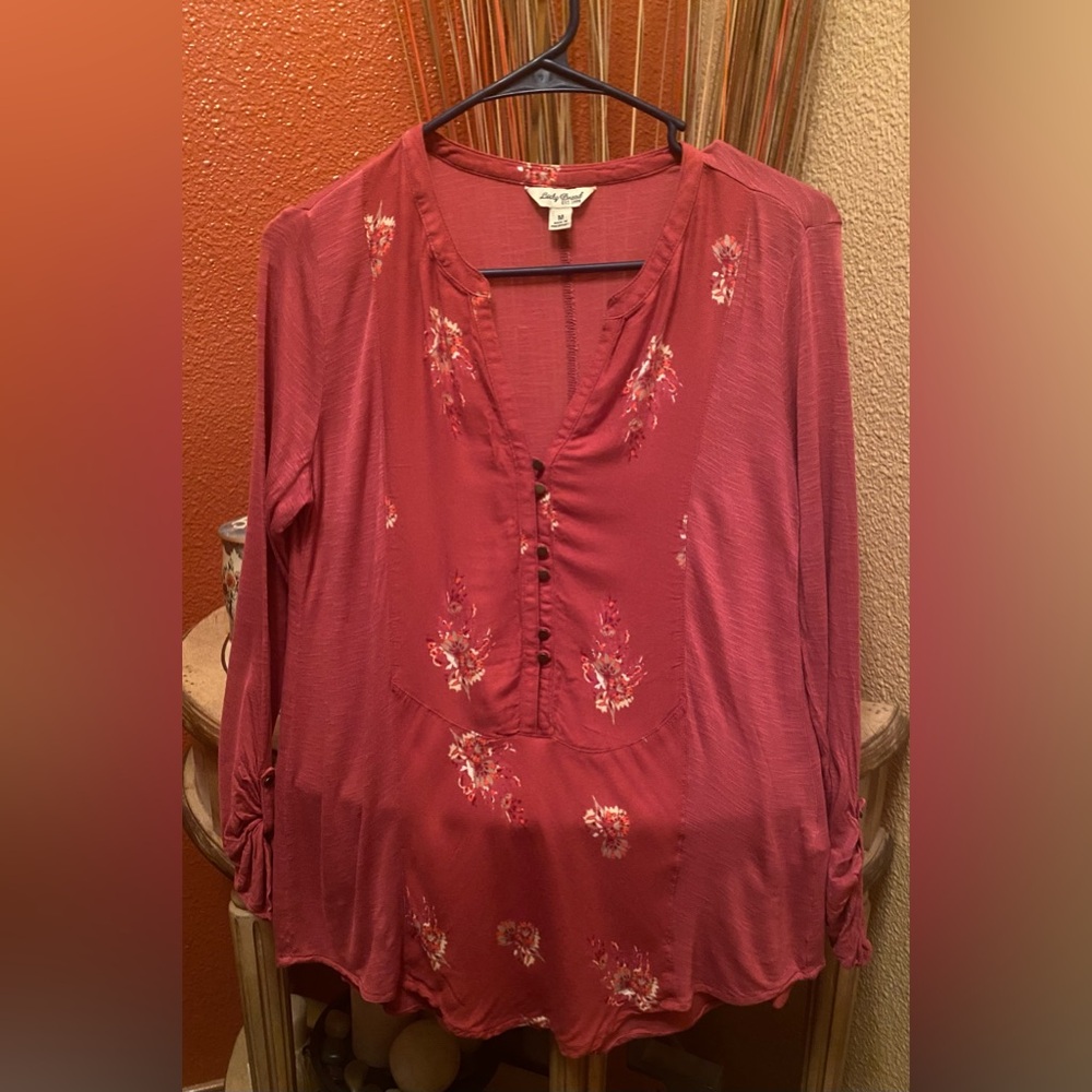 EUC-Lucky Brand Floral Button-Down V-neck Blouse in Red size medium